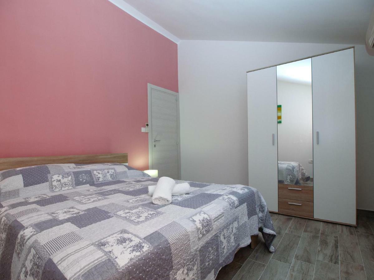 Apartments Oriana 898 Pula Luaran gambar
